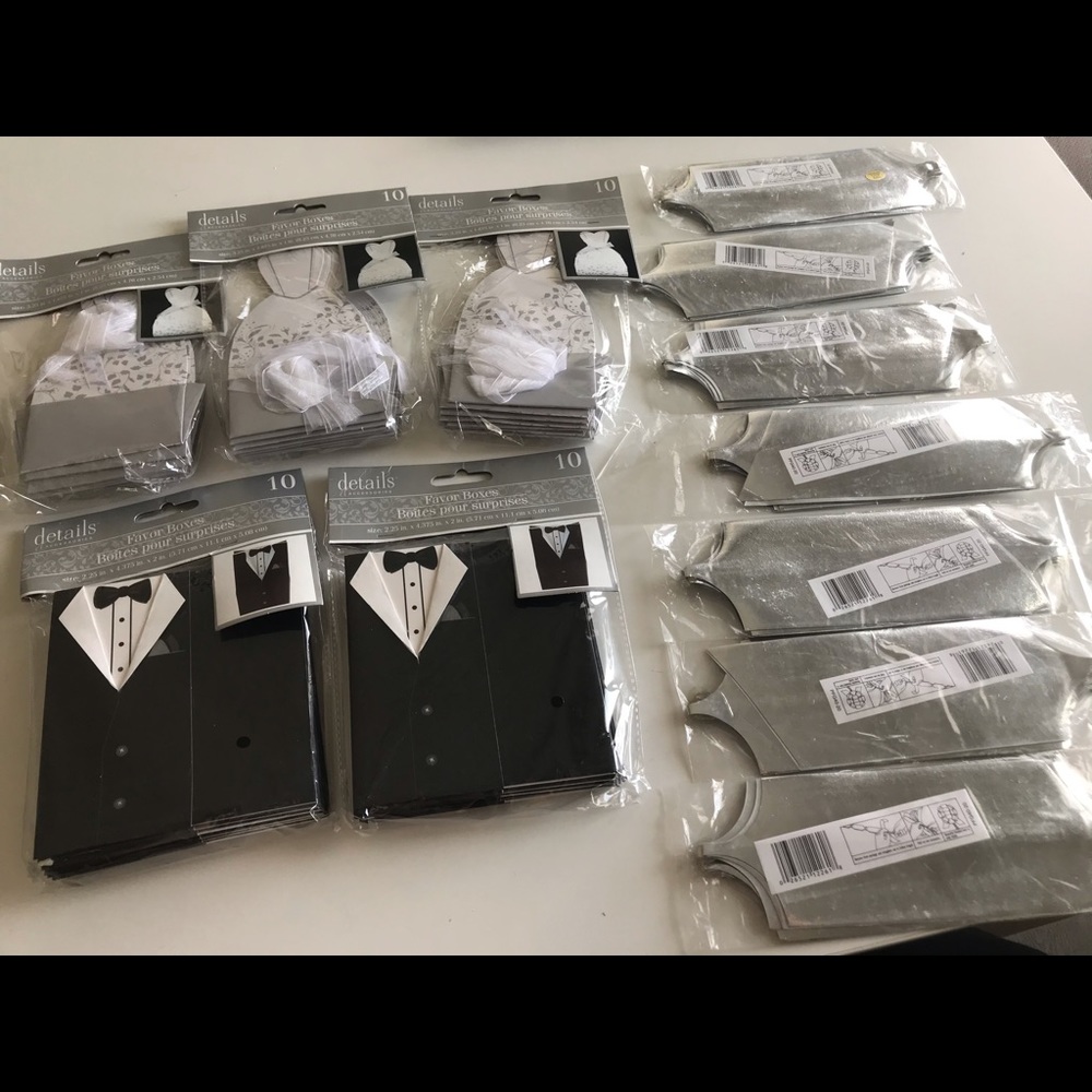 Bridal favor boxes and silver ribbon bows